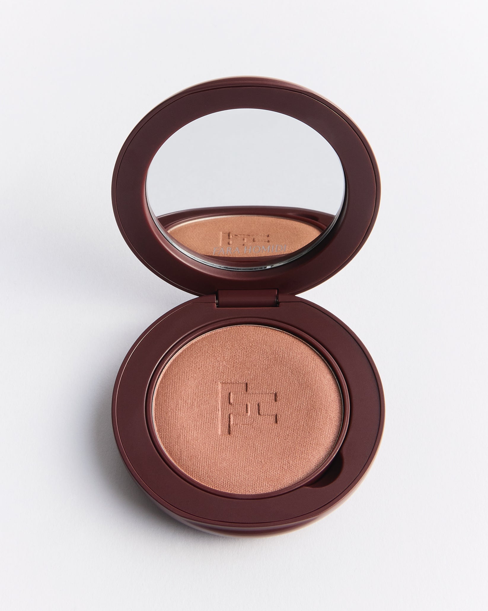 Essential bronzer compact